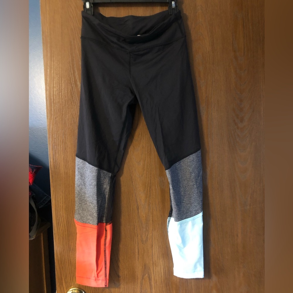 Lululemon leggings size 6
